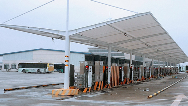 膜結(jié)構(gòu)停車棚積水需及時(shí)處理及膜結(jié)構(gòu)車棚保養(yǎng)禁忌