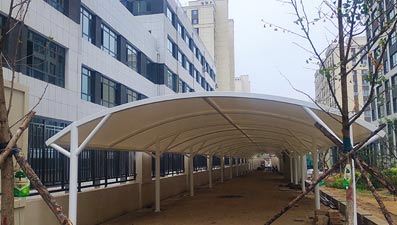 北京膜結(jié)構(gòu)車棚在施工中有哪些要求?